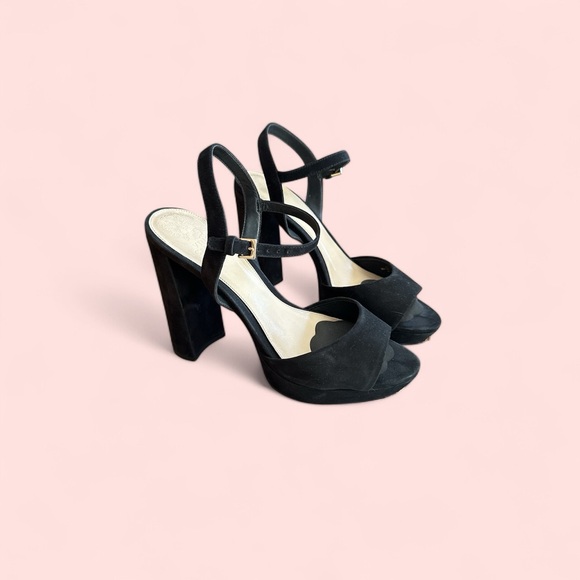 Vince Camuto black sandal Platform Heel. - Picture 3 of 4